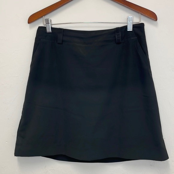 Nike Dresses & Skirts - Nike Golf Skirt Black Size 4 Built In Shorts Pockets Belt Loops
